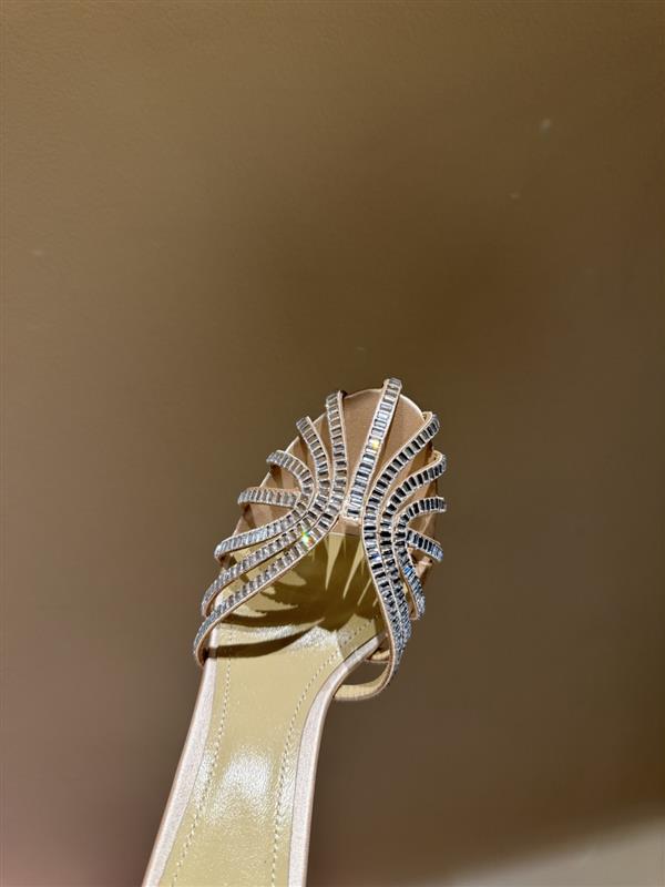 20251128101324604 300